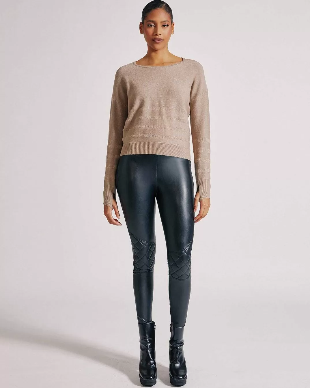 Blanc Noir Pull Liminal^Femmes Hauts