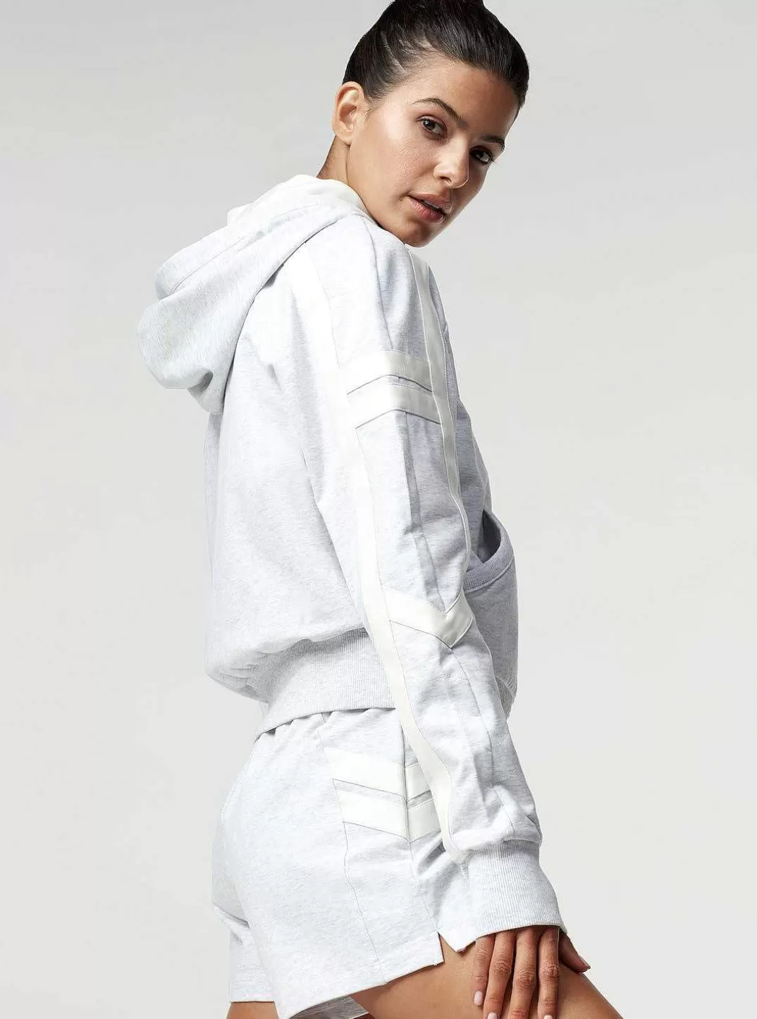 Blanc Noir Sweat A Capuche Maitri^Femmes Vêtements De Sport